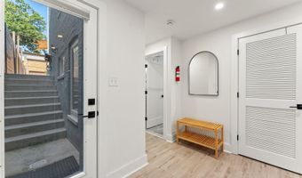 922 8TH St NE, Washington, DC 20002