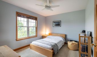 8866 Deer Run Dr, Allenton, WI 53002