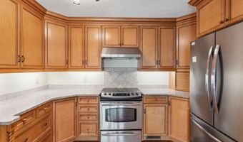 2114 Mason Lake Dr, Ballwin, MO 63011