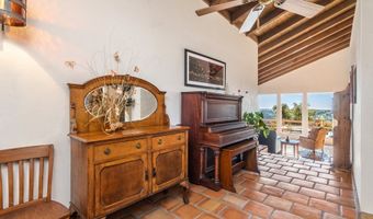 3322 Canonita Dr, Fallbrook, CA 92028