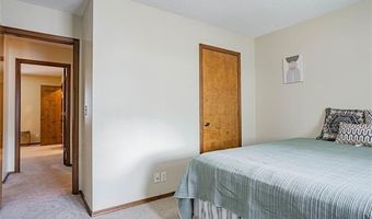 32 SE Shadowlake Dr 32, Bartlesville, OK 74006
