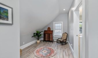 87 Friend St A, Amesbury, MA 01913