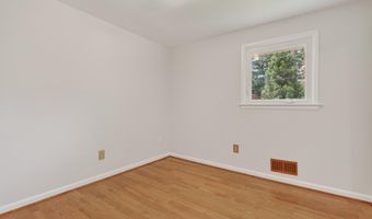 5701 RADNOR Ct, Bethesda, MD 20817