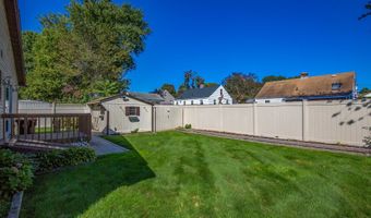 60 S Alhambra Cir, Agawam, MA 01001