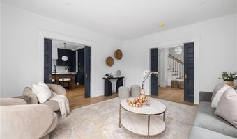 104 Second St, Newport, RI 02840