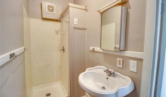 1011 State St, Alton, IL 62002