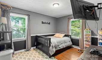 1914 Bonnie Ln, Charlotte, NC 28213