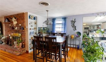 15 Freedom Dr, Cranston, RI 02920