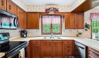 6333 Juniper Dr, Amherst, OH 44001