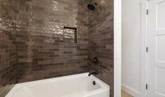 605 Rosewood Dr, Bellevue, ID 83313