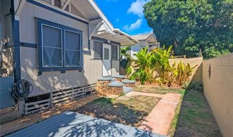 3853 Keanu St B, Honolulu, HI 96816