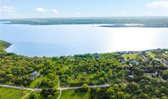 424 Beavertail Rd, Jamestown, RI 02835