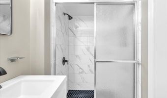 664 GREENBRIER St, Arlington, VA 22204