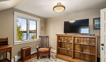 12 Ashley Dr, Belfast, ME 04915