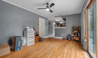 40 Elm St, Beachwood, NJ 08722