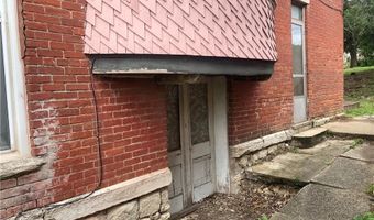 605 Atchison St, Atchison, KS 66002