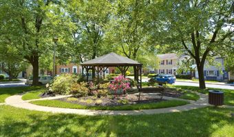 8366 GLASTONBURY Ct, Annandale, VA 22003