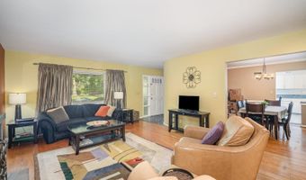 6781 Meadow Ridge Ln, Amberley, OH 45237