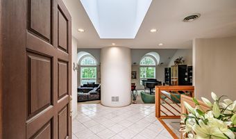 15 Inverness Rd, Falmouth, ME 04105