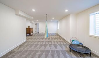 576 Hollow Dr, Ammon, ID 83401