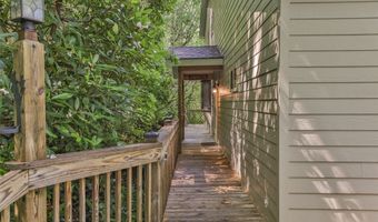 471 Rivard Rd, Glenville, NC 28736