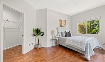 210 N Stage Coach Ln, Fallbrook, CA 92028
