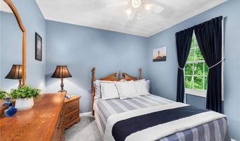 84 Country Hill Ln, North Kingstown, RI 02852