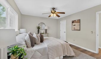 930 Bellestri Dr, Ballwin, MO 63021