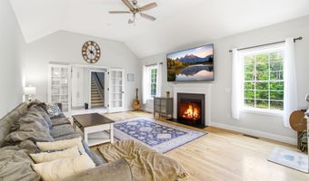 84 Juniper Cir, Auburn, NH 03032