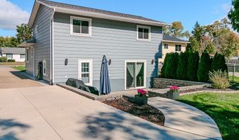 911 Lloyd Ave, Aurora, OH 44202