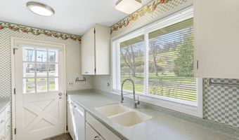 10418 CHAMPOEG Rd, Aurora, OR 97002