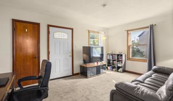 2103 N CLARK St, Appleton, WI 54911