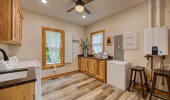 305 Griffin Ln, Allardt, TN 38504