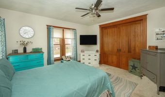 918 1st Ave, Ackley, IA 50601