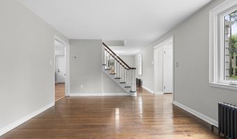 17 Brookdale Ave, Bloomfield, CT 06002