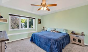 1235 Bentwood Ct, Altoona, IA 50009