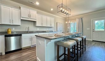 915 NE Heights Ln, Bentonville, AR 72712