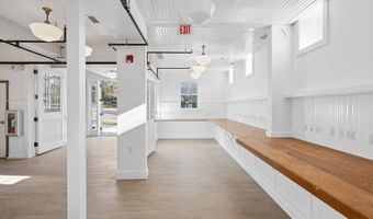 11 Indian Wells Hwy, Amagansett, NY 11930