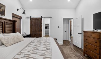 616 HIRAM Dr, Bauxite, AR 72011