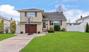 5 Marbourne Rd, Bethpage, NY 11714