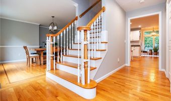 7 Wickham Rd, North Kingstown, RI 02852