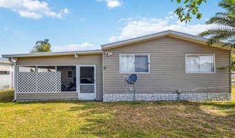 901 Laurel Cir, Barefoot Bay, FL 32976