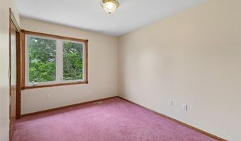 708 13th St SW, Altoona, IA 50009