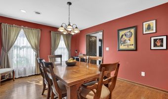 6 Amanda Ct, Airmont, NY 10952