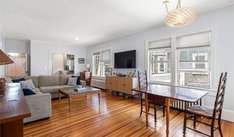 4 Findlay Pl, Newport, RI 02840