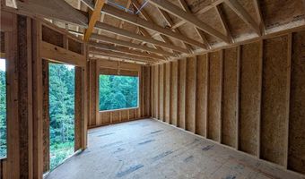 11 Staines Ln, Bella Vista, AR 72715