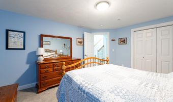 58 Granite Ln, Chester, NH 03036