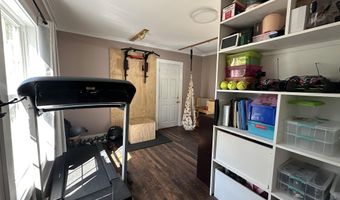 8 Main St, Bennington, NH 03442
