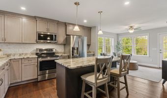 10 Wilson Way, Brentwood, NH 03833