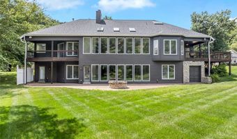 924 Forest Lake Ct, Ballwin, MO 63021